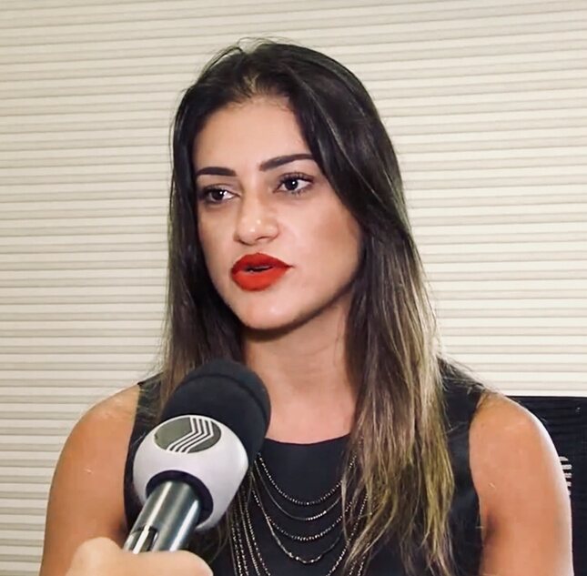 Dra. Roberta Santana em entrevista